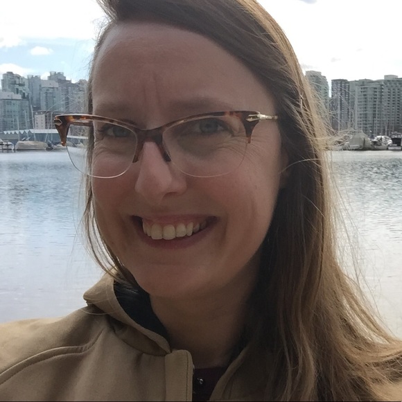 Meet your Posher, Ashley - Picture 1 of 1